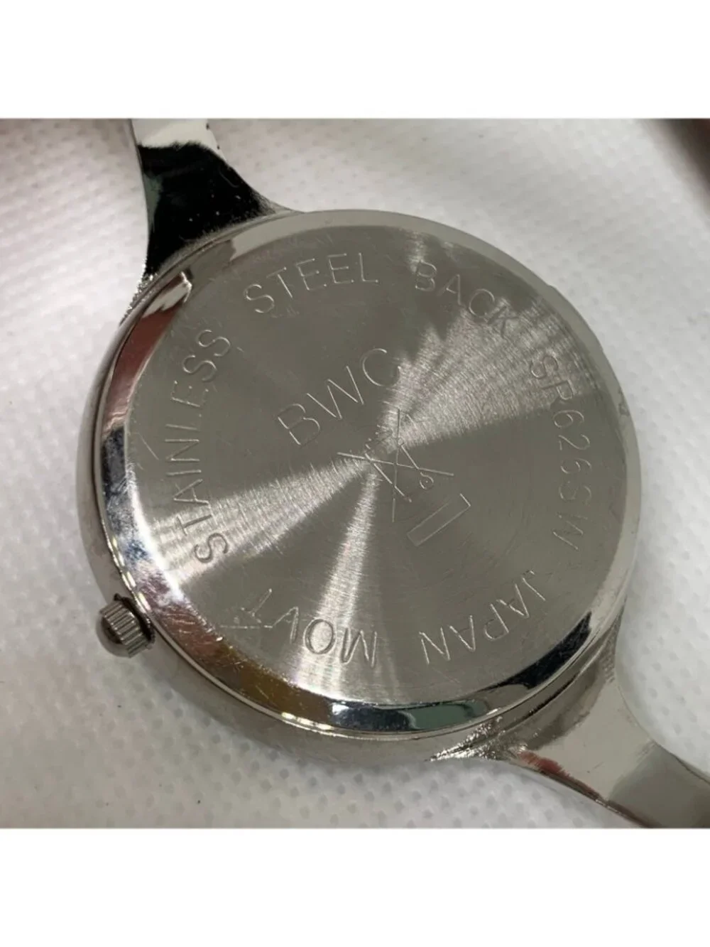 Women silver tone quartz analog watch green dial 38mm  bangle cuff band running